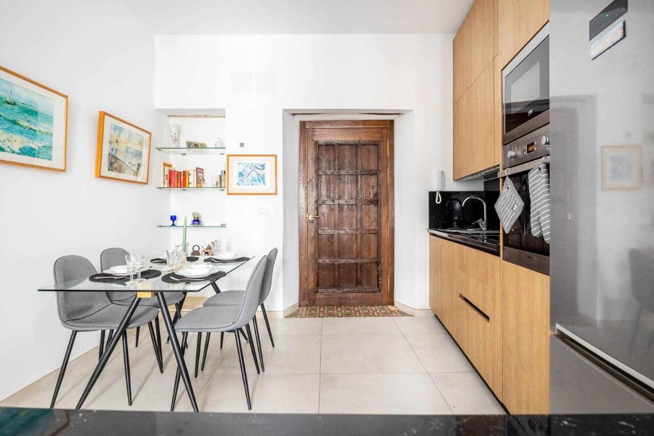 Comfy Away - Apartamento Exclusivo Mercado De Triana Con Balcon Sewilla Zewnętrze zdjęcie