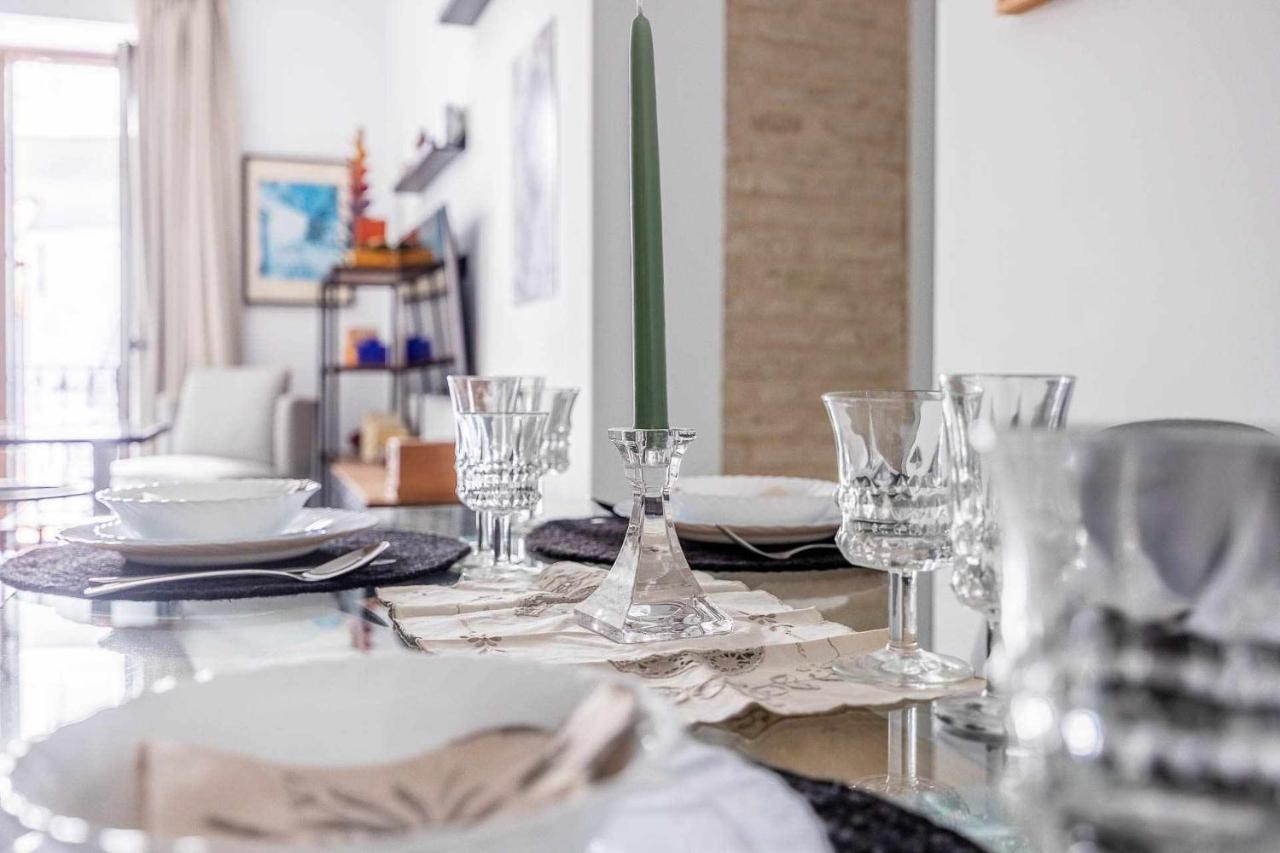Comfy Away - Apartamento Exclusivo Mercado De Triana Con Balcon Sewilla Zewnętrze zdjęcie