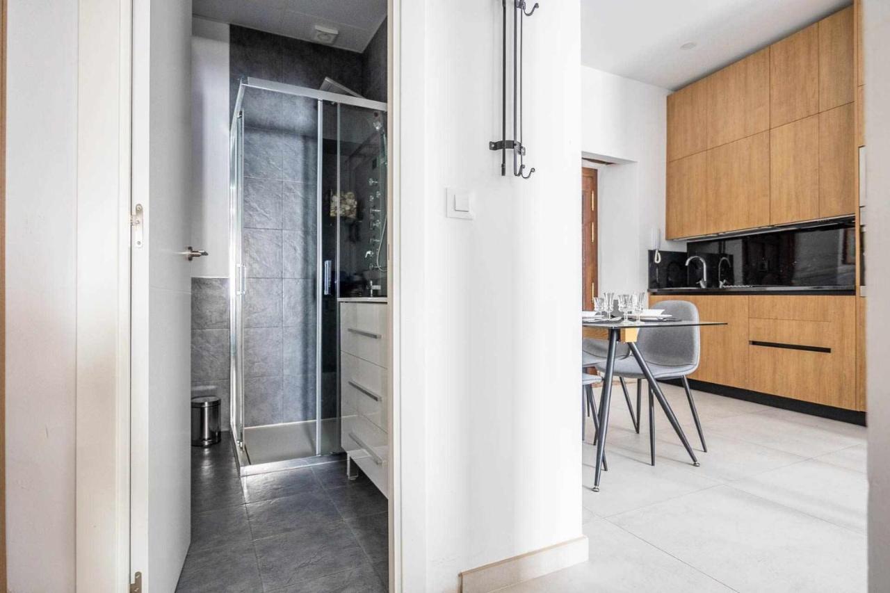 Comfy Away - Apartamento Exclusivo Mercado De Triana Con Balcon Sewilla Zewnętrze zdjęcie
