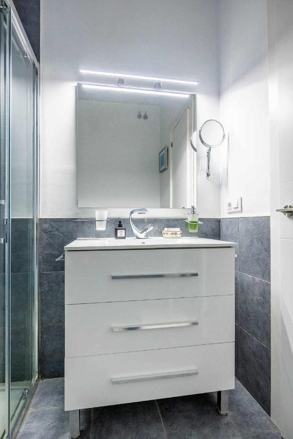 Comfy Away - Apartamento Exclusivo Mercado De Triana Con Balcon Sewilla Zewnętrze zdjęcie
