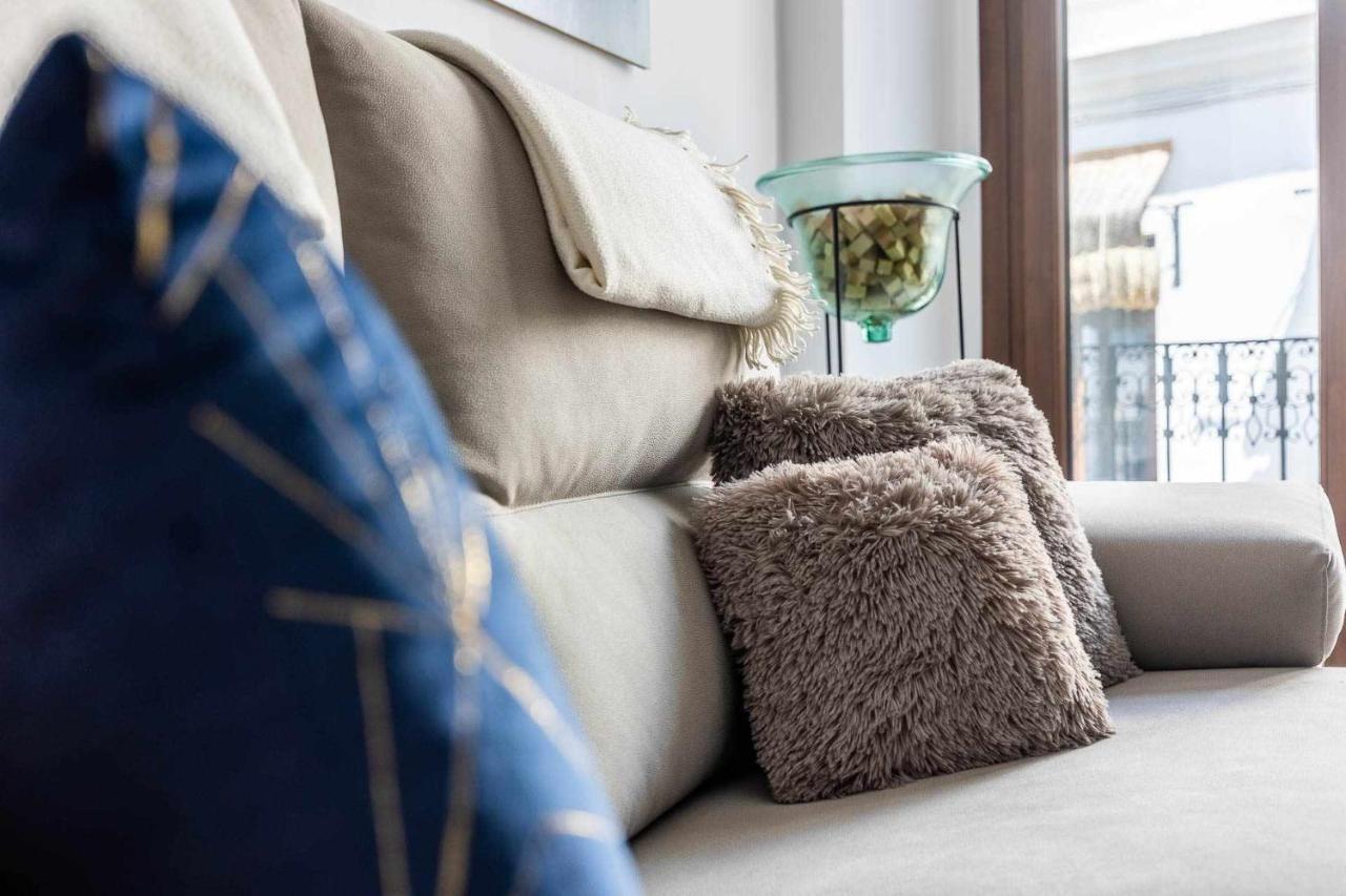 Comfy Away - Apartamento Exclusivo Mercado De Triana Con Balcon Sewilla Zewnętrze zdjęcie